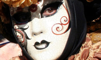 Pour Mardi gras, les masques font la fête