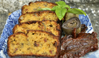 Cake aux artichauts et tomates séchées