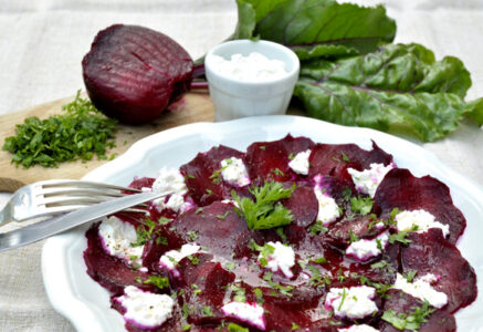 Carpaccio de betteraves au chèvre frais