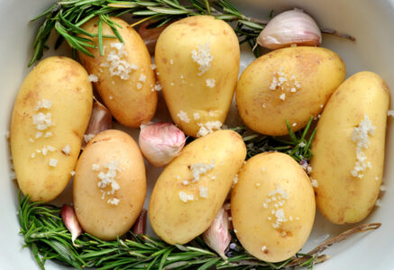 Pommes de terre nouvelles au four