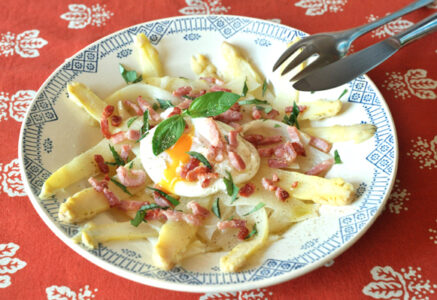 Carpaccio d’asperges et oeuf poché