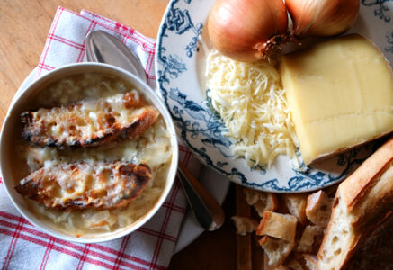 Soupe à l’oignon gratinée