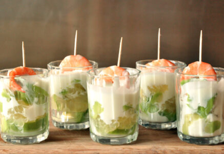 Verrines d’avocat-pamplemousse-crevette