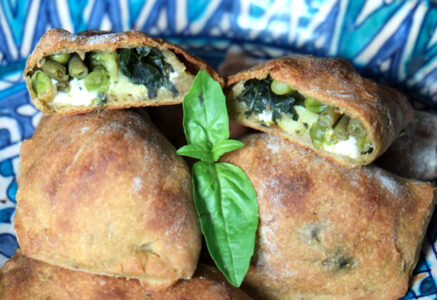 Chaussons au chèvre et aux légumes verts