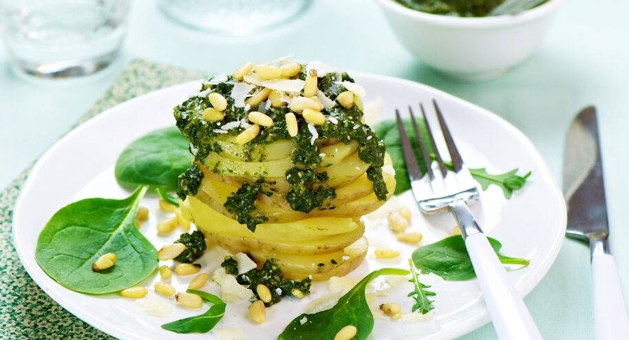 Salade de pommes de terre, sauce verte