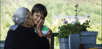 Un p’tit bécot pour mamie !