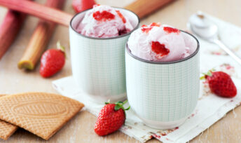 Glace fraise rhubarbe