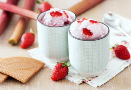 Glace fraise rhubarbe