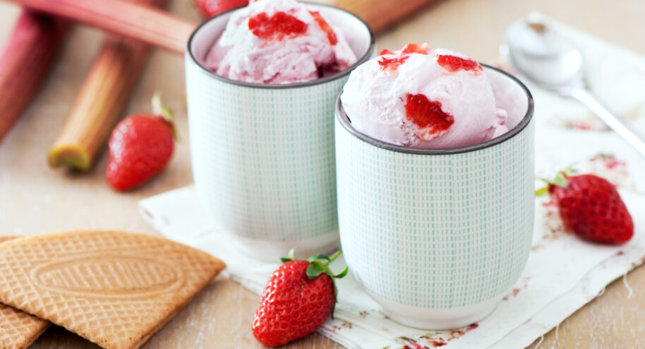 Glace fraise rhubarbe