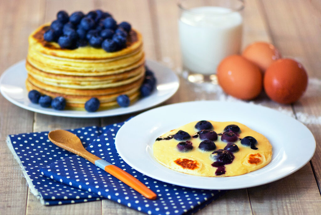 Pancakes au lait fermenté et aux myrtilles
