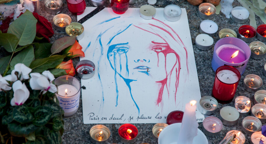 Que deviennent les hommages aux victimes des attentats ?