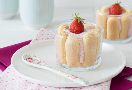 Charlotte aux fraises et noix de coco