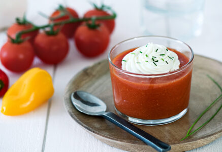 Gaspacho de tomate et chantilly à la ciboulette
