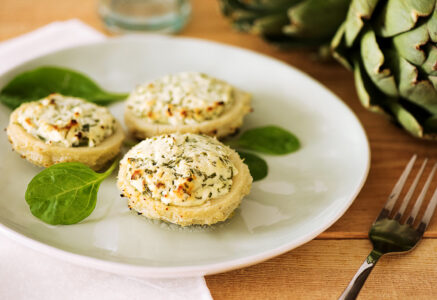 Coeurs d’artichaut gratinés au chèvre et aux épinards