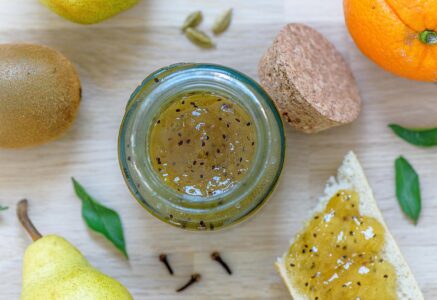 Confiture d’hiver à la poire, au kiwi et aux épices