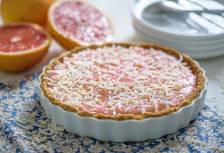 Tarte au pamplemousse rose et à la noix de coco