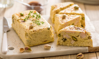 Terrine de poulet aux pistaches