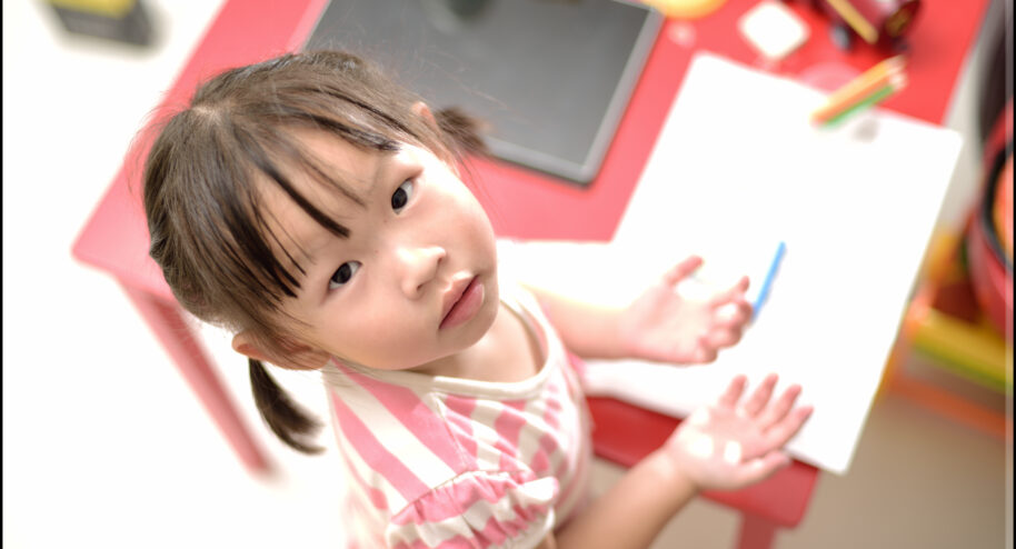 Ces enfants qui font l'école à la maison