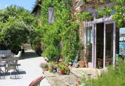 La Bicyclette Fleurie, un grand gîte écologique et bien-être, à 50 km de Lyon