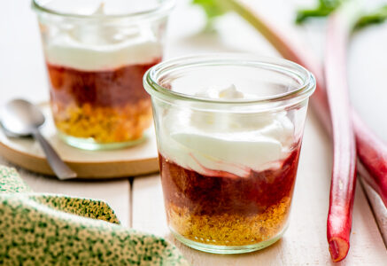 Compote de rhubarbe meringuée