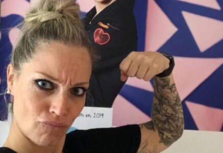 Alexia Cassar réalise des tatouages de tétons en 3D après un cancer du sein