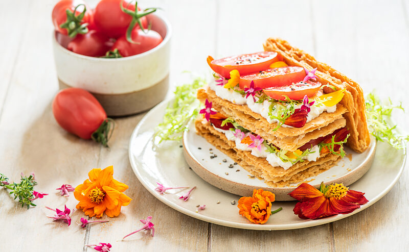 Mille-feuilles aux tomates et aux fleurs - DR Mon Quotidien Autrement - E. Montuclard