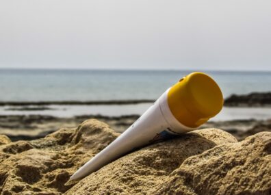 La crème solaire bientôt interdite ?