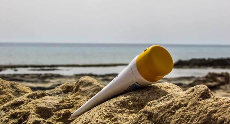 0,8 litre de crème solaire se déverse chaque seconde dans les océans.