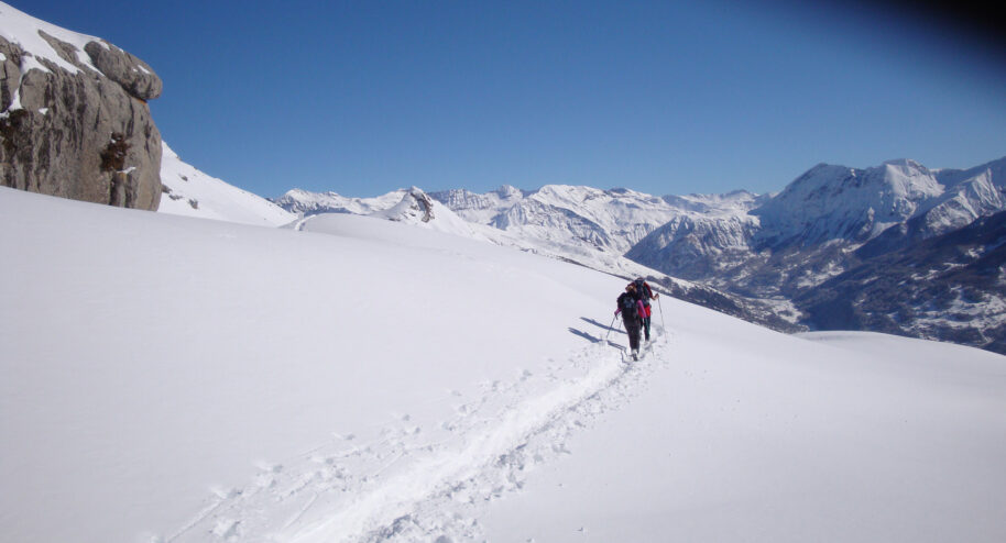 Rando raquettes dans les Hautes-Alpes a© Guilheamette Dhoyer
