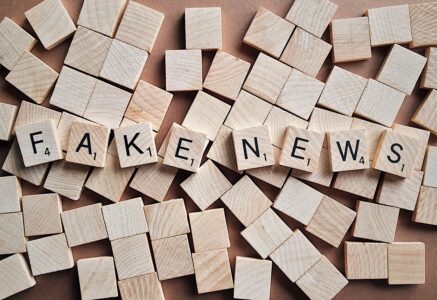 Fake news : comment résister ?