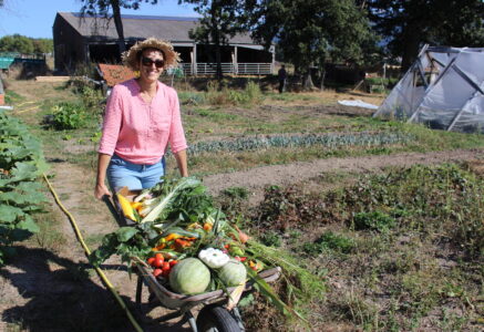 Une nouvelle race de paysans à la ferme de Terre rouge