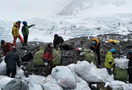 8,5 tonnes de déchets sur L’Everest