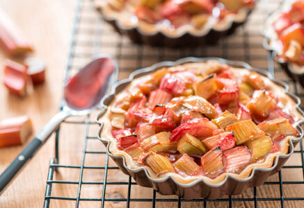 Tartelettes à la rhubarbe et crème d’amande au mascarpone