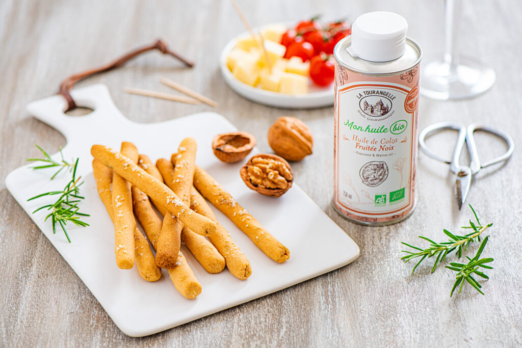 Gressins aux noix, romarin et huile fruitée noix bio - DR Mon Quotidien Autrement - E. Montuclard