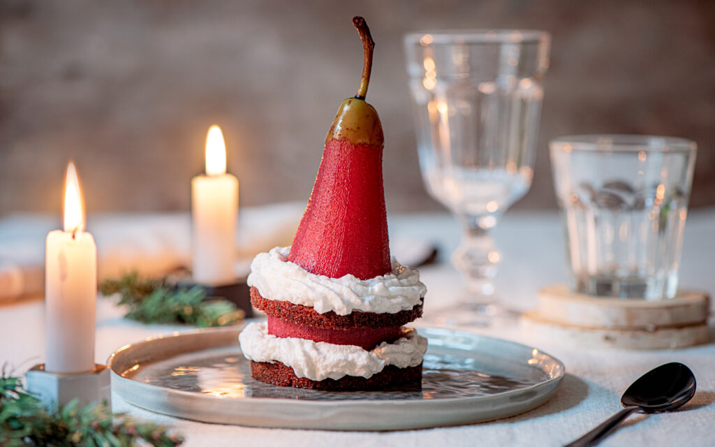 Mille-feuilles de poires au vin, pain d'épice et meringue - DR Mon Quotidien Autrement - E. Montuclard