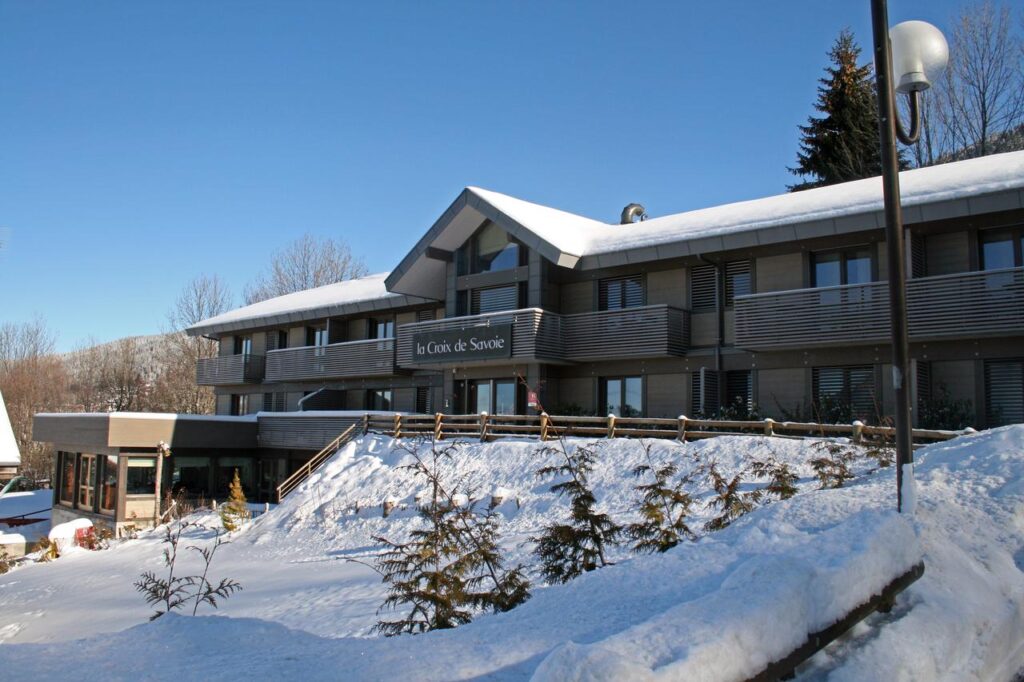 La Croix de Savoie, hôtel bioclimatique, au Carroz.