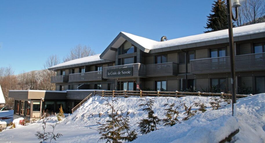 La Croix de Savoie, hôtel bioclimatique, au Carroz.