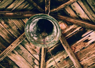 Pâques sous cloche, chass'O piles, chass'O œufs, coq et poulet