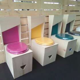 .es toiletes sèches imaginées par Un petit coin de paradis