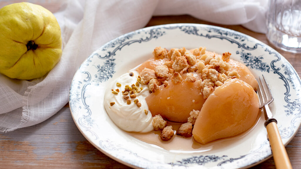 Crumble de coings pochés - DR Mon Quotidien Autrement - © E. Montuclard