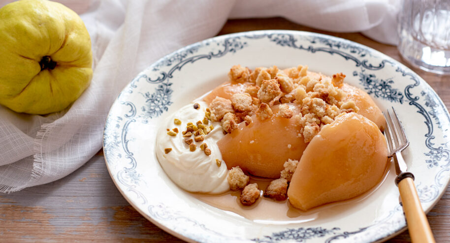 Crumble de coings pochés - DR Mon Quotidien Autrement - © E. Montuclard