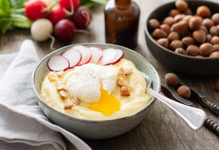Purée de pommes de terre à l’huile de noisette et son oeuf poché