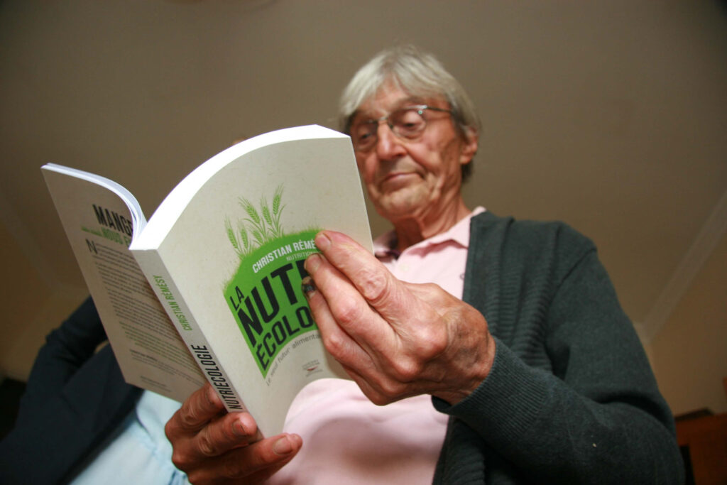 Selon Christian Rémésy, auteur de La nutriécologie, nous devrions réduire de moitié notre consommation de viande.