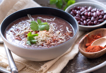 Soupe de haricots rouges au piment doux fumé
