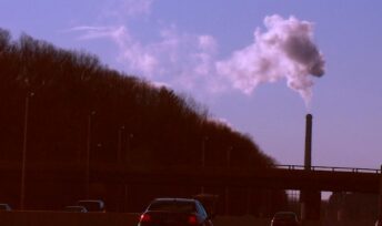 Les émissions de gaz à effet de serre en France n'ont pas baissé assez pour respecter les engagements de l'accord de Paris.