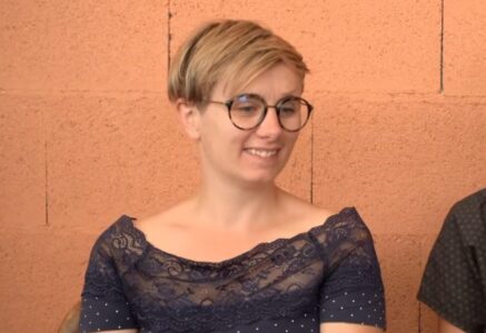 Cinthia, créatrice de glacières en laine …