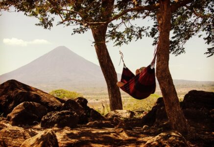 Ouvrez les oreilles : des podcasts écolos pour les vacances