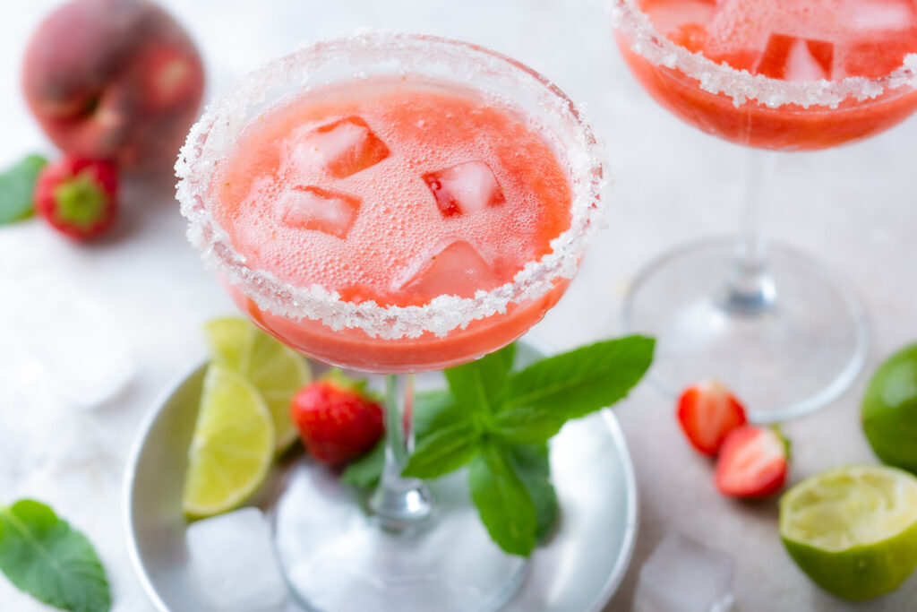 Cocktail fruité : pêche, fraise et menthe - Mon Quotidien Autrement - ©E. Montuclard