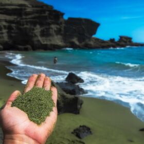 Le sable vert peut contribuer à la désacidification des océans.