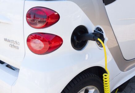 Sous le capot de la voiture électrique